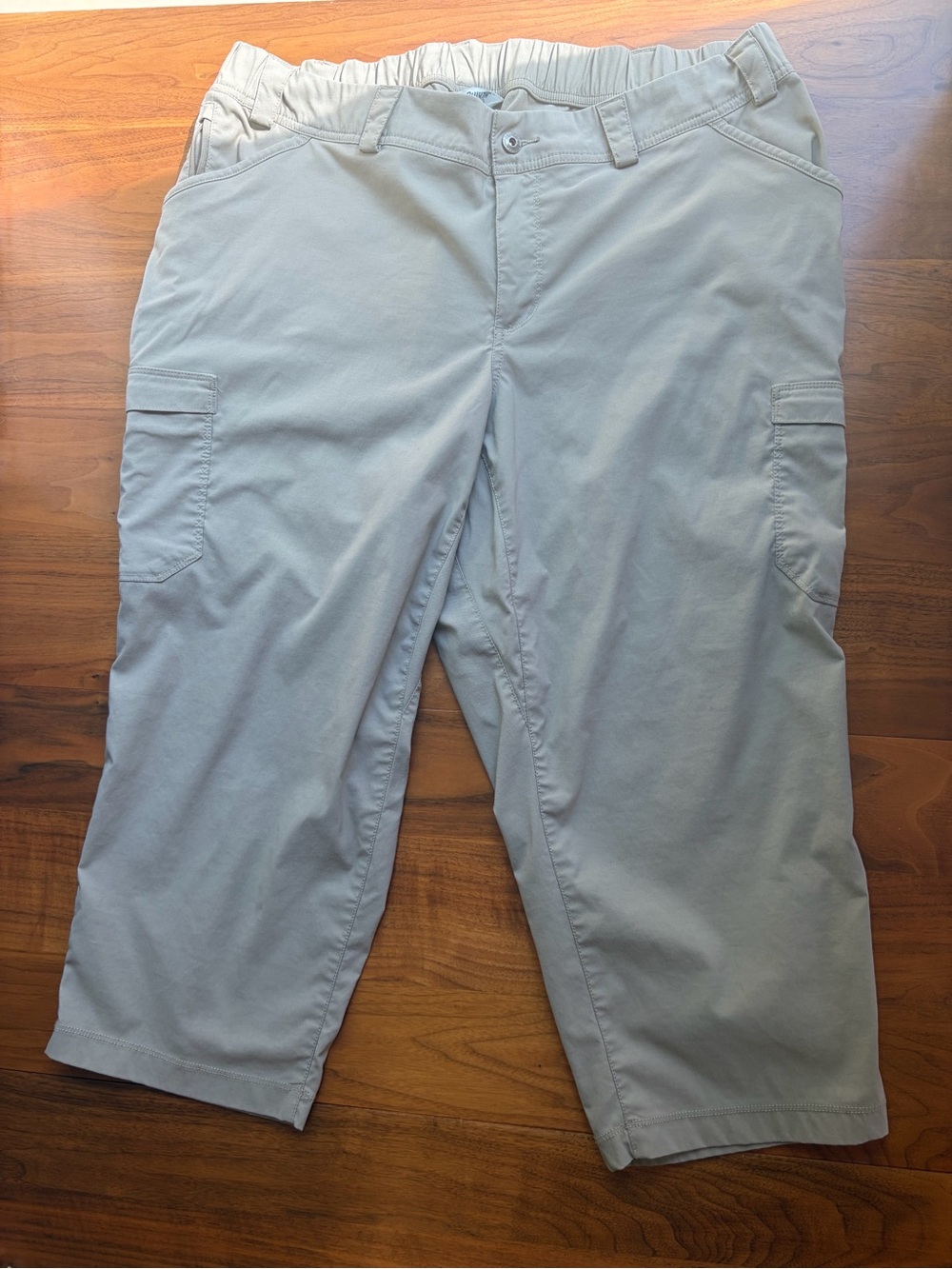 Duluth Trading Women’s Capri Pants Size 20W Khaki Cargo Stretch